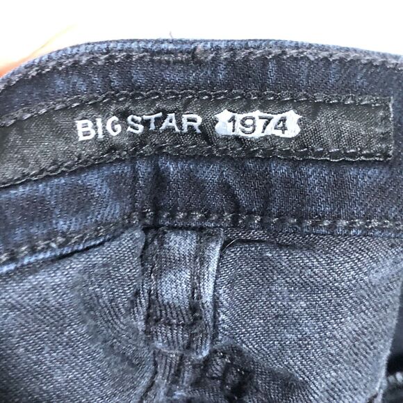 Big Star Cut-off Shorts Womens 29 Blue Dark Short-Short Distressed Denim Y2K - Picture 9 of 12